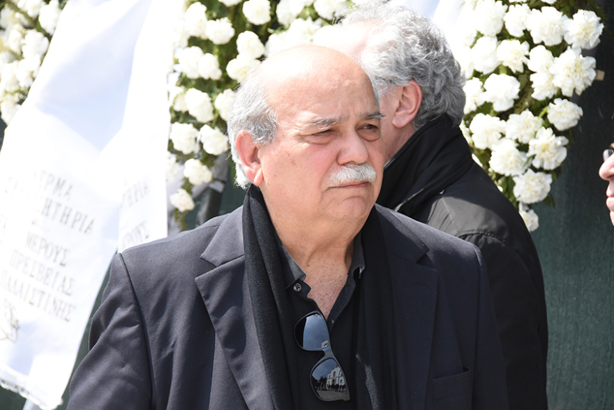 Βασίλης Λυριτζής: Βουβά τα πρόσωπα, χαρακωμένα από πόνο στο ύστατο χαίρε