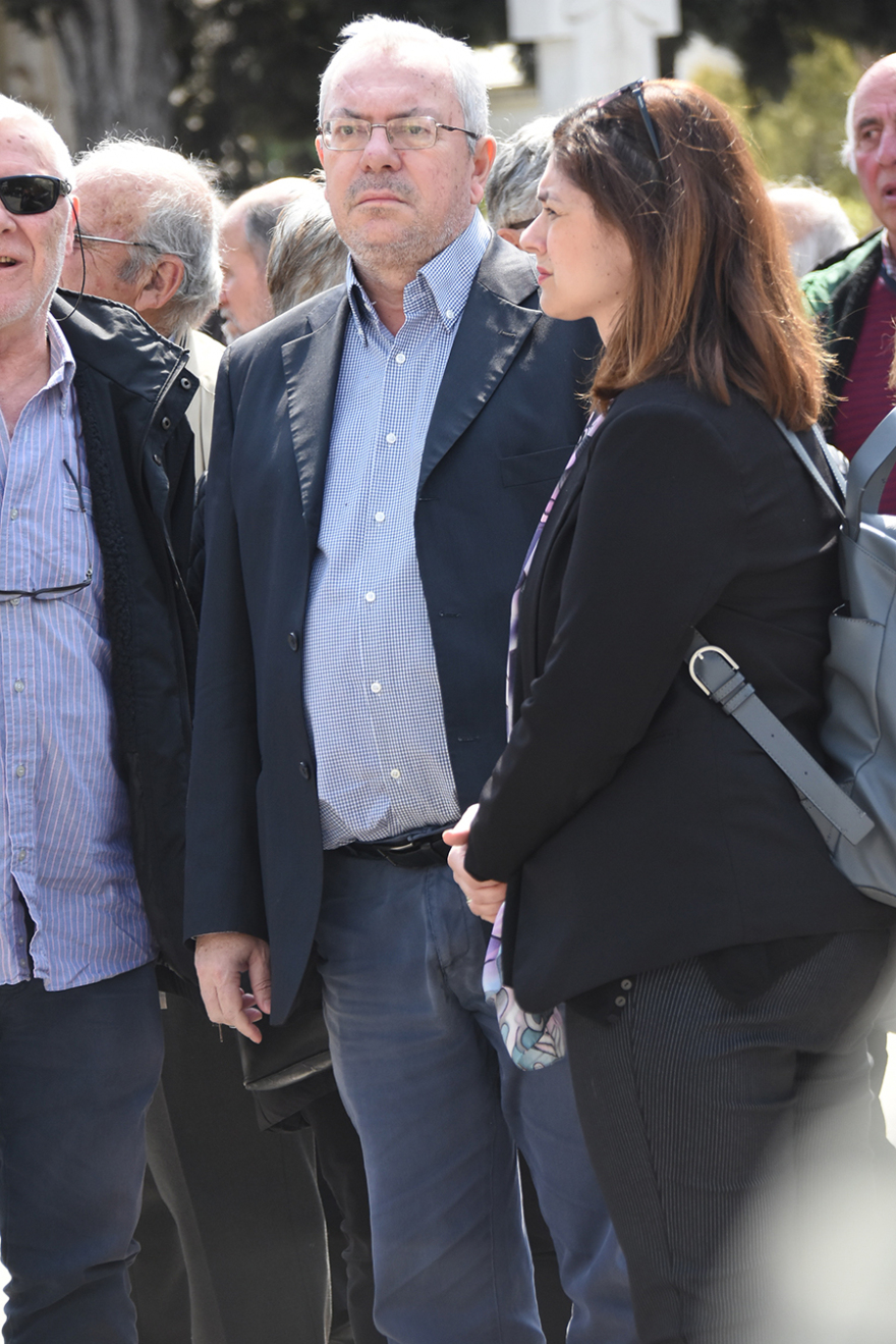 Βασίλης Λυριτζής: Βουβά τα πρόσωπα, χαρακωμένα από πόνο στο ύστατο χαίρε