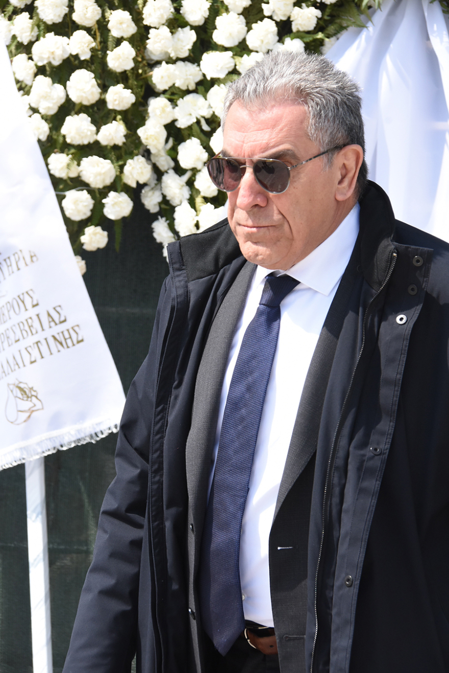 Βασίλης Λυριτζής: Βουβά τα πρόσωπα, χαρακωμένα από πόνο στο ύστατο χαίρε