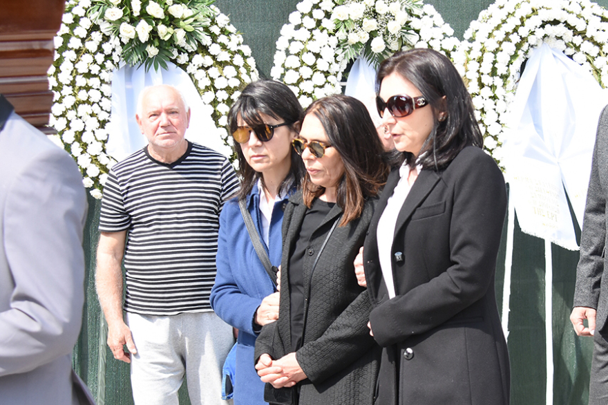 Βασίλης Λυριτζής: Βουβά τα πρόσωπα, χαρακωμένα από πόνο στο ύστατο χαίρε