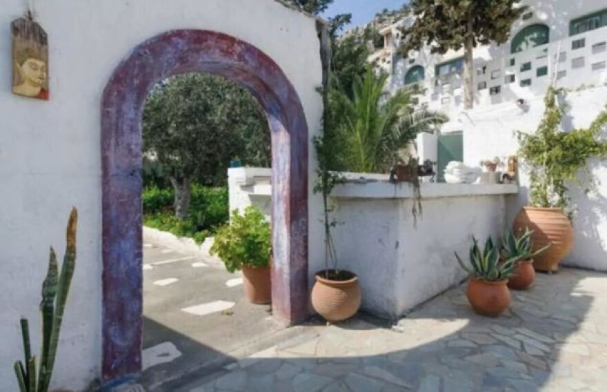 Το Airbnb που έχει μόνο ένα… κρεβάτι είναι στην Κρήτη