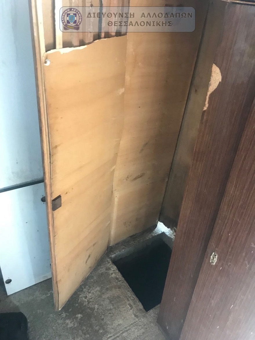 Σοκ στη Θεσσαλονίκη: Κρατούσαν με τη βία 16 μετανάστες σε ημιυπόγειο «κελί»!