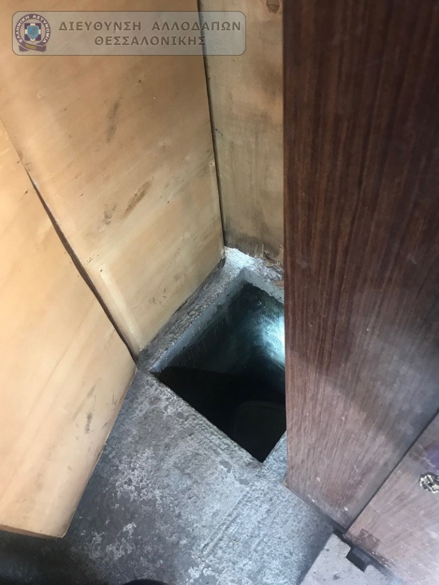 Σοκ στη Θεσσαλονίκη: Κρατούσαν με τη βία 16 μετανάστες σε ημιυπόγειο «κελί»!