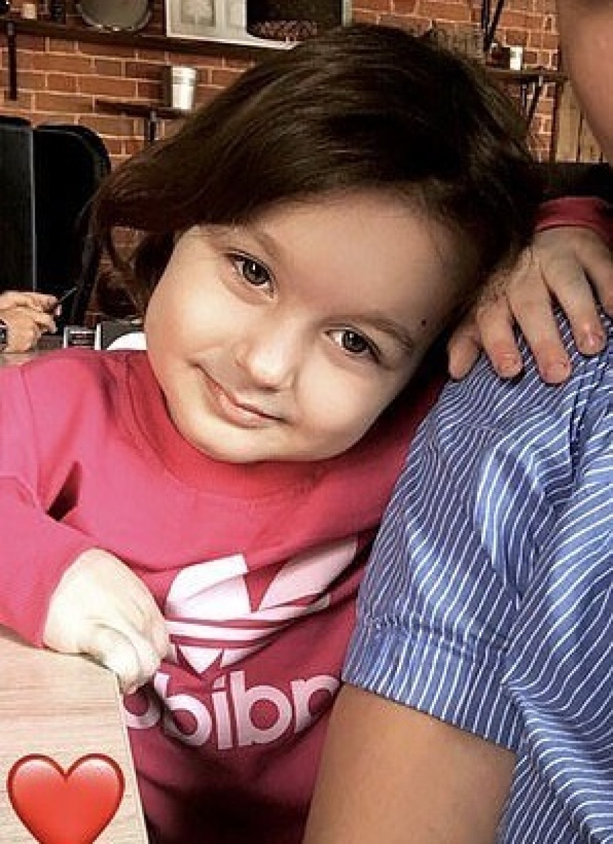 Φρίκη: Ρωσίδα «Μήδεια» κέρασε σοκολάτα τα παιδιά της πριν τα στραγγαλίσει και τα κάψει