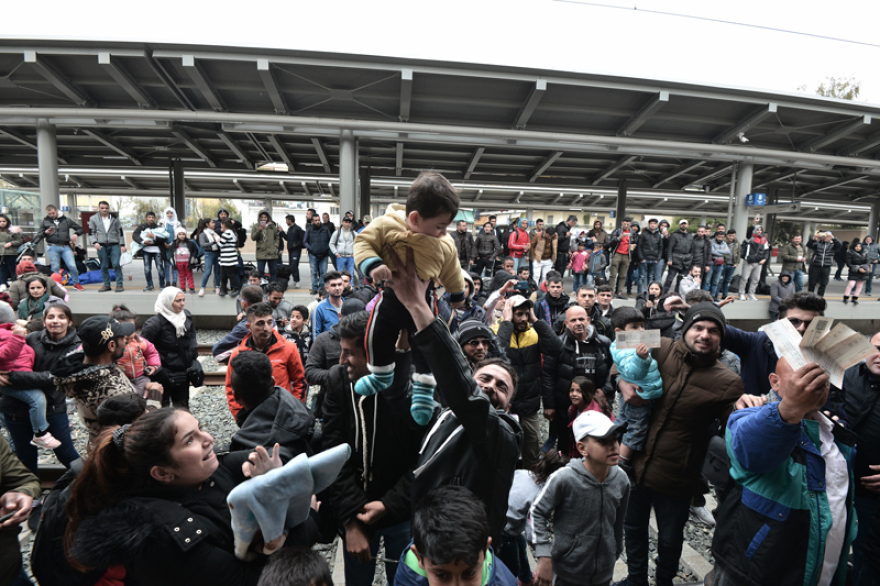 Κατάληψη από πρόσφυγες στον Σταθμό Λαρίσης - Σκηνές Ειδομένης και συγκρούσεις στα Διαβατά