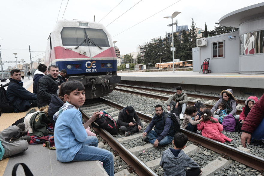 Κατάληψη από πρόσφυγες στον Σταθμό Λαρίσης - Σκηνές Ειδομένης και συγκρούσεις στα Διαβατά