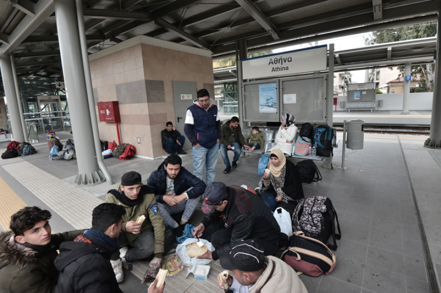 Κατάληψη από πρόσφυγες στον Σταθμό Λαρίσης - Σκηνές Ειδομένης και συγκρούσεις στα Διαβατά