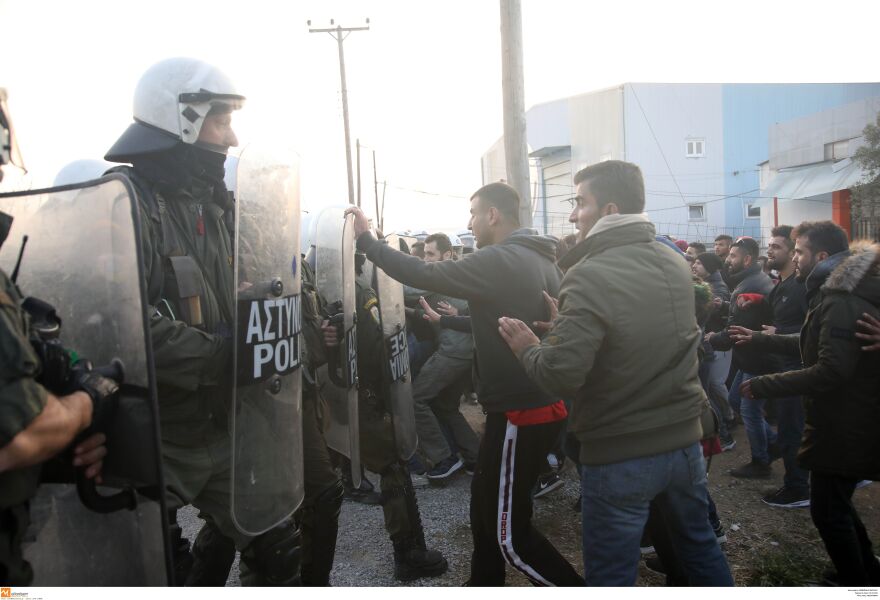 Τα επεισόδια με πρόσφυγες στα Διαβατά προκλήθηκαν από φήμη ότι θα ανοίξουν τα σύνορα προς την Ευρώπη