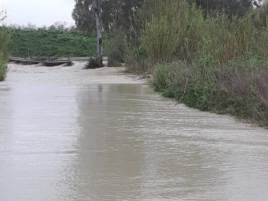 Κακοκαιρία:  «Πνίγηκε» για μια ακόμη φορά η Κρήτη - Εγκλωβίστηκαν τέσσερα άτομα στο Λασίθι