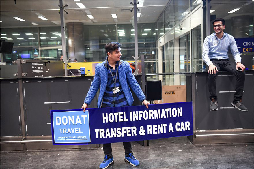 «Πρεμιέρα» για το νέο φαραωνικό αεροδρόμιο της Κωνσταντινούπολης -Εντυπωσιακές εικόνες 