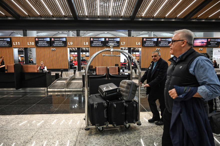 «Πρεμιέρα» για το νέο φαραωνικό αεροδρόμιο της Κωνσταντινούπολης -Εντυπωσιακές εικόνες 