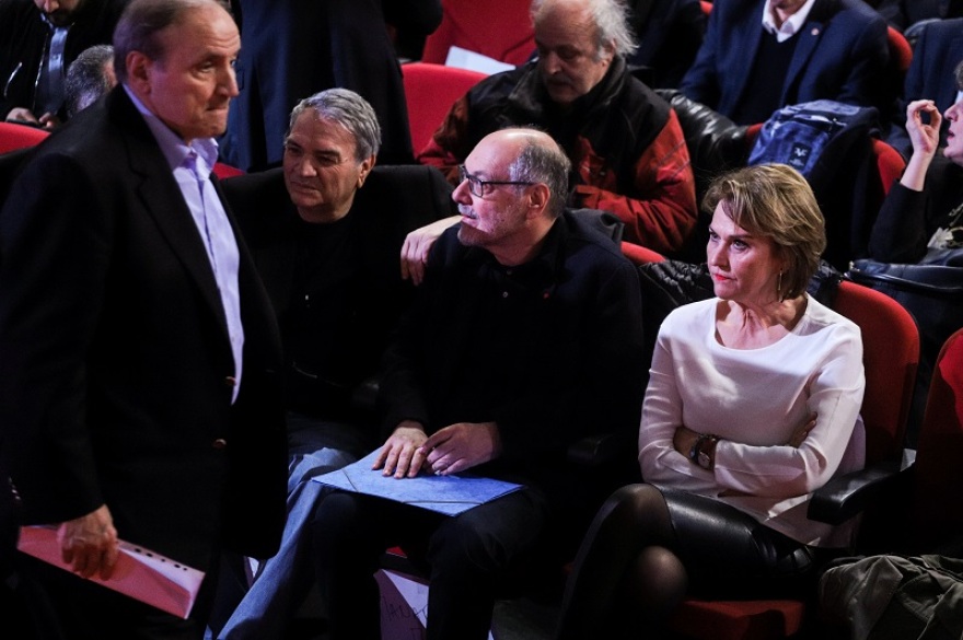 Με άρωμα «βαθύ ΠΑΣΟΚ» η «πλατιά απεύθυνση» Τσίπρα - Οργή στην Κεντροαριστερά