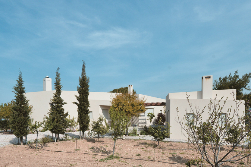 Δραγασάκης: Ασφαλτόστρωσαν τον δρόμο μέχρι  την πόρτα του εξοχικού του 