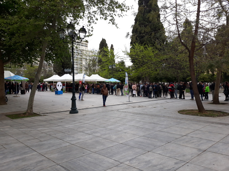 Free Cone Day: Ουρές στο Σύνταγμα για ένα δωρεάν παγωτό - Δείτε φωτογραφίες