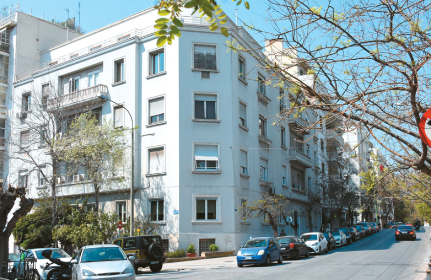 Ενας Γουλανδρής  χάνει τα σπίτια του