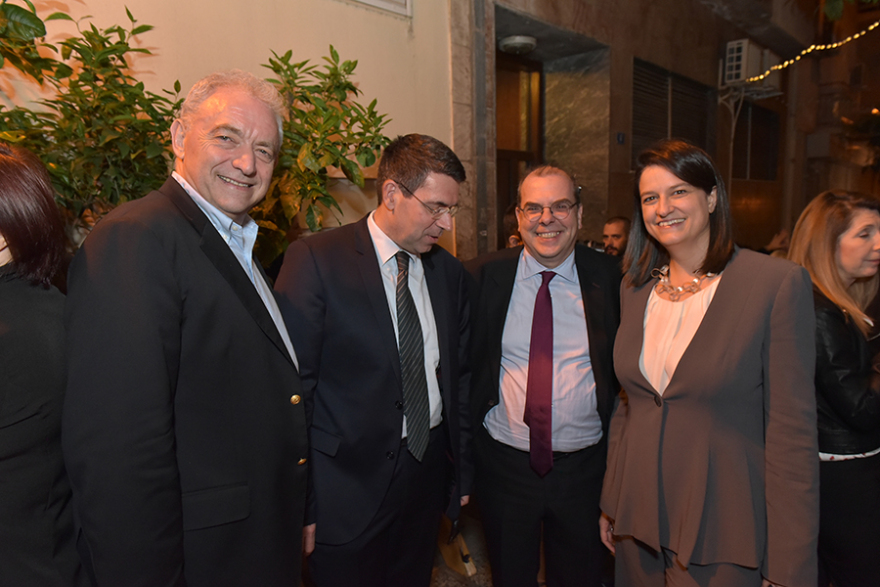 Σαμαράς, βουλευτές και πανεπιστημιακοί στην εκδήλωση του Στάθη Ευσταθόπουλου