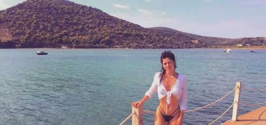 Νεαρή βρέθηκε νεκρή σε ξενοδοχείο στην Ελβετία μετά από «σεξουαλικό παιχνίδι» με τραγική κατάληξη!