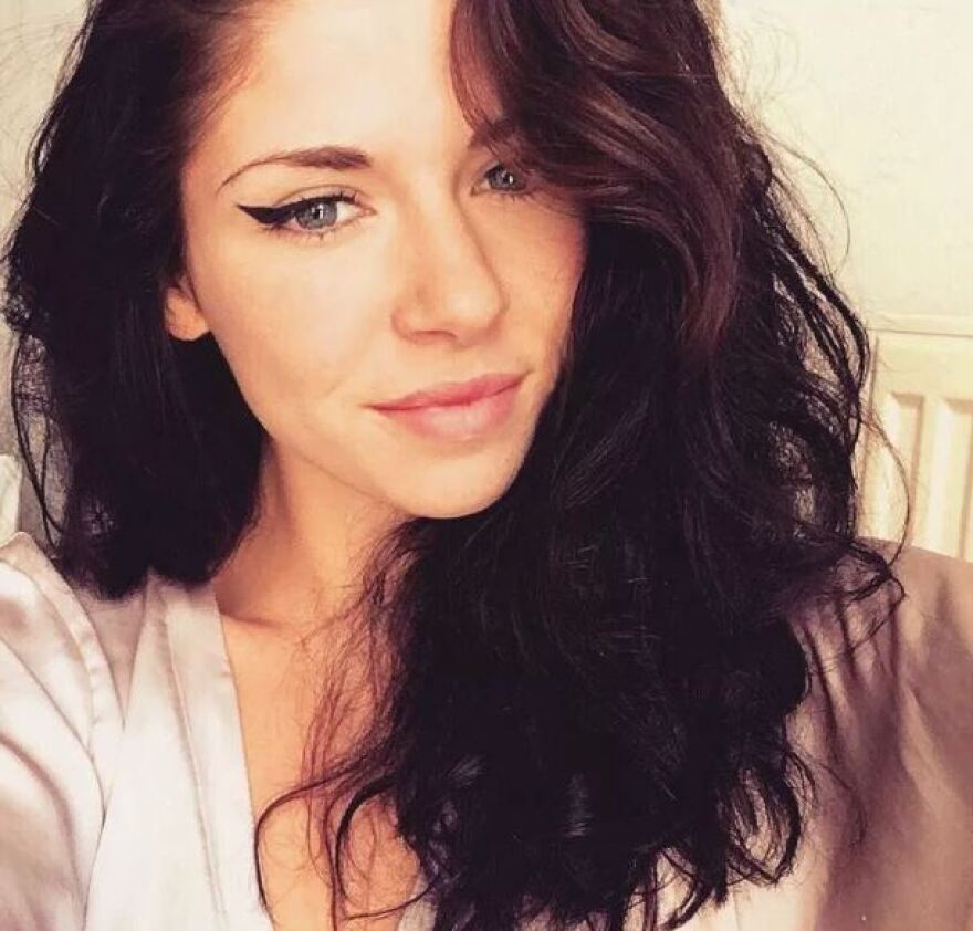 Νεαρή βρέθηκε νεκρή σε ξενοδοχείο στην Ελβετία μετά από «σεξουαλικό παιχνίδι» με τραγική κατάληξη!