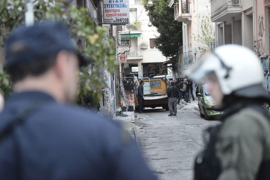 Εξάρχεια: Επιχείρηση της ΕΛΑΣ σε κτήρια υπό κατάληψη 