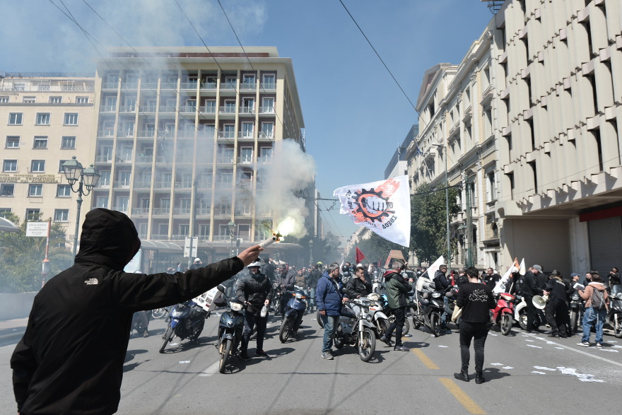 Στο Πεδίον του Άρεως οι ντελιβεράδες - Έκαναν μοτοπορεία στο υπ. Εργασίας