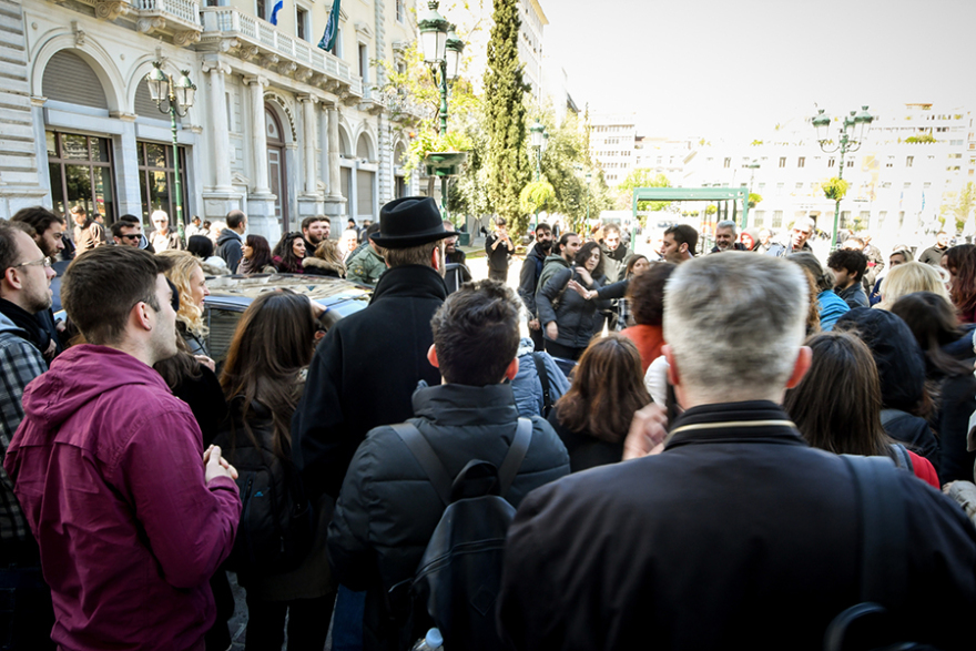 Φωτογραφίες από τα γυρίσματα της ταινίας του Γαβρά για το 6μηνο του Grexit