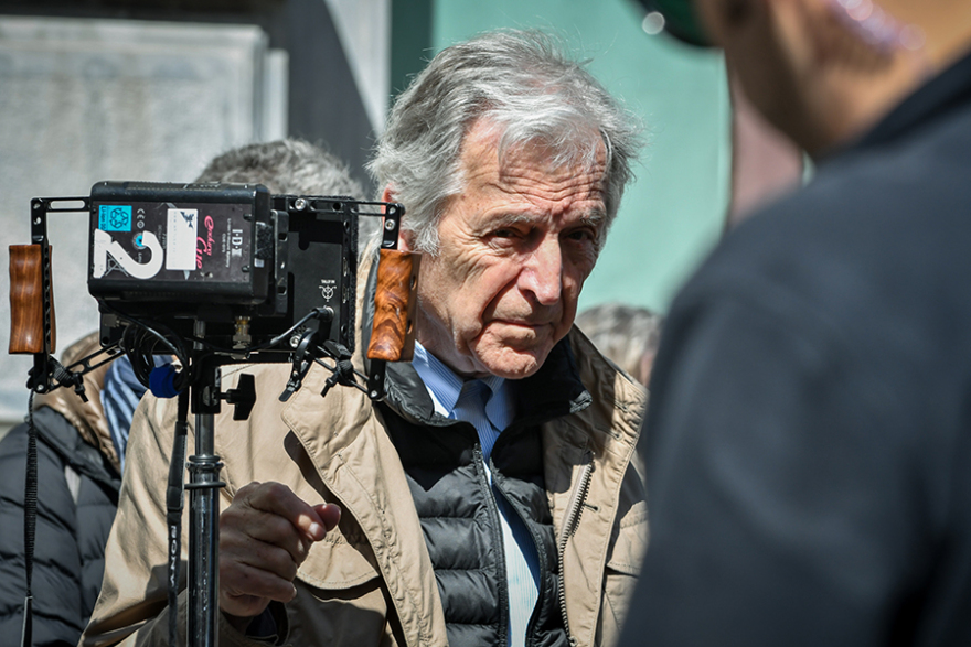 Φωτογραφίες από τα γυρίσματα της ταινίας του Γαβρά για το 6μηνο του Grexit