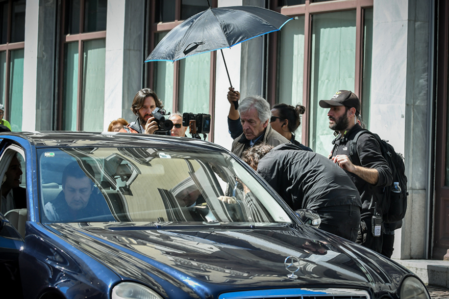 Φωτογραφίες από τα γυρίσματα της ταινίας του Γαβρά για το 6μηνο του Grexit