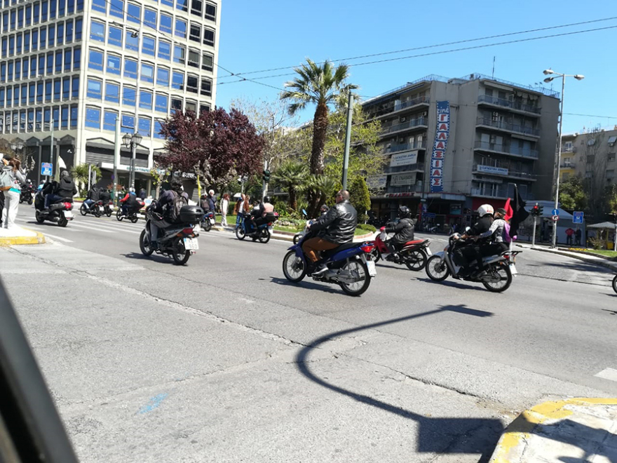 Στο Πεδίον του Άρεως οι ντελιβεράδες - Έκαναν μοτοπορεία στο υπ. Εργασίας