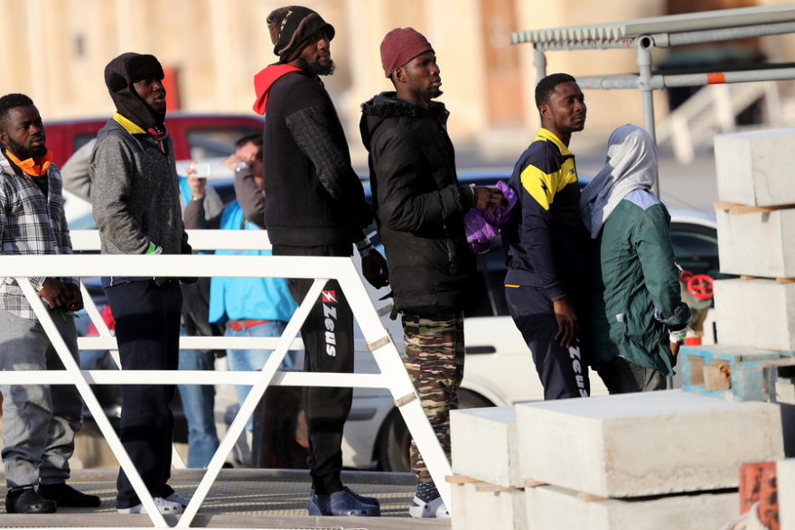 Στη Μάλτα μετά από 11 ημέρες στη θάλασσα οι 62 μετανάστες του πλοίου «Alan Kurdi»