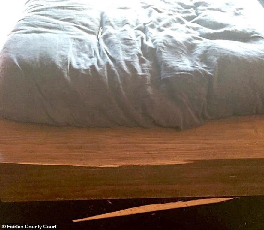 Η Αμπερ Χερντ «τελειώνει» τον Τζόνι Ντεπ: Μου ξερίζωσε τα μαλλιά χτυπώντας με αλύπητα 