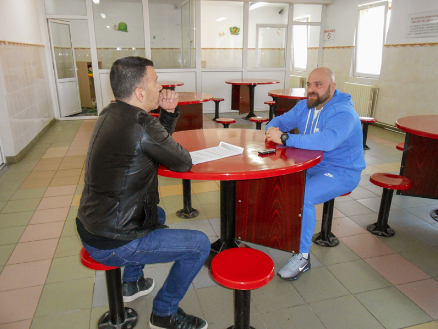 Κώστας Πάσσαρης στο ΘΕΜΑ: Ο κόσμος θα ήταν καλύτερος αν δεν είχα γεννηθεί - Δείτε βίντεο