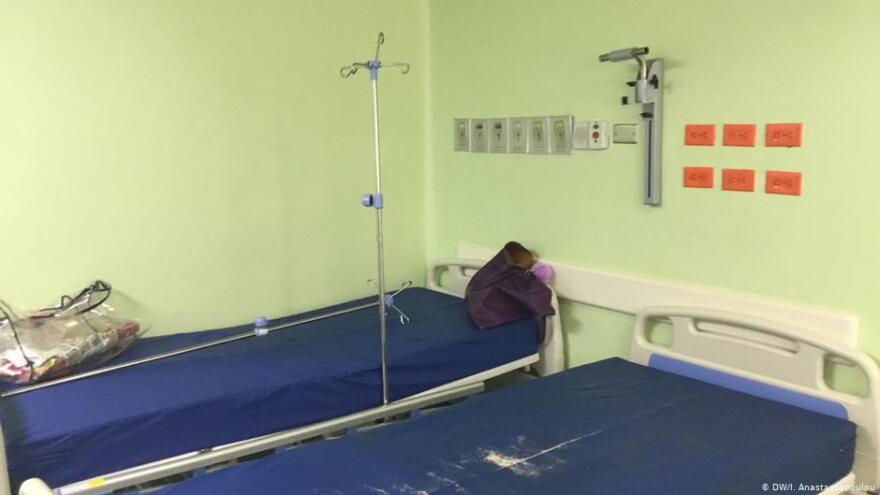 Οδοιπορικό της Deutche Welle στα νοσοκομεία της Βενεζουέλας: Ελλείψεις, τρύπια στρώματα, μαυρισμένες τουαλέτες!