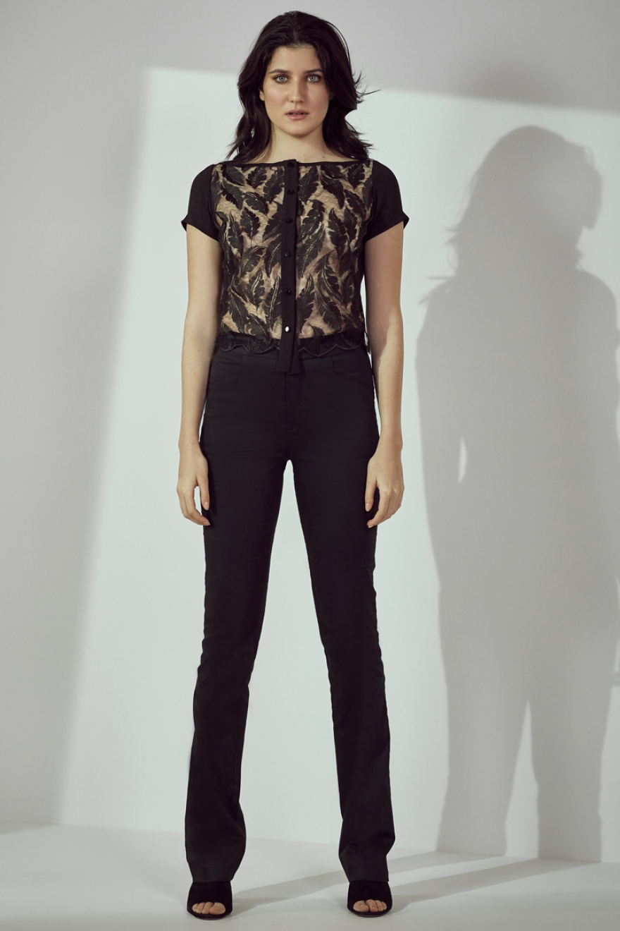 Όλοι μιλούν για τη νέα συλλογή ρούχων της Υβόννης Μπόσνιακ 