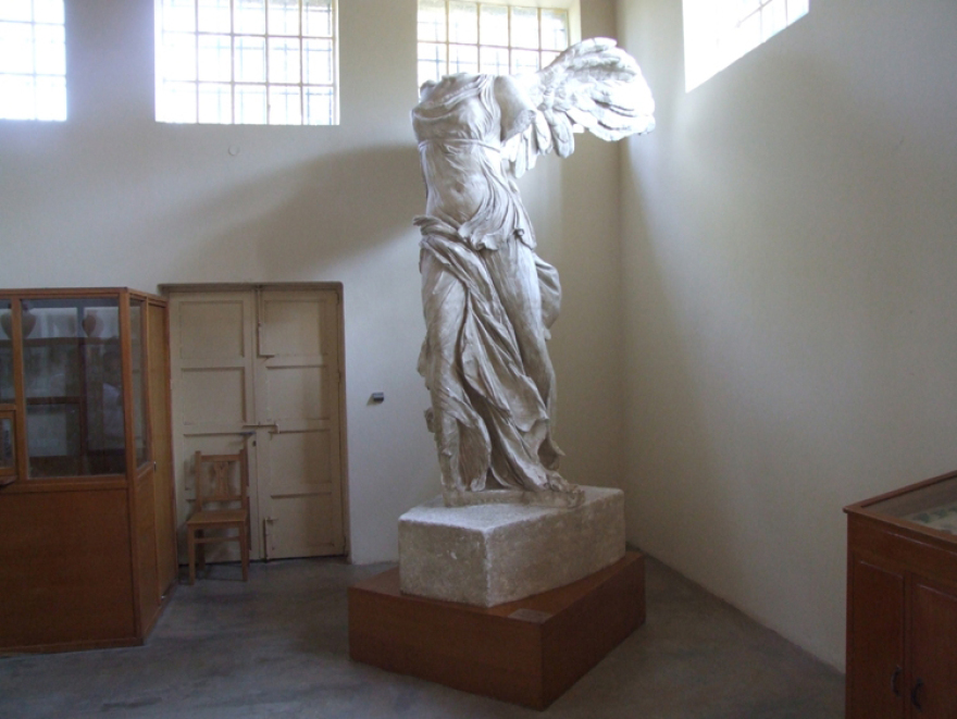 H Nίκη της Σαμοθράκης και το πιστό αντίγραφό της στην Αλεξανδρούπολη