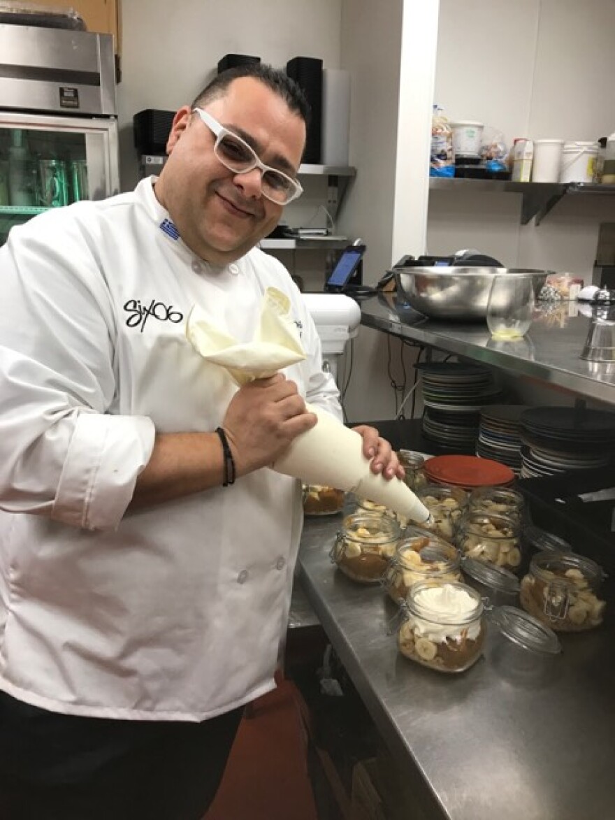 Δημήτριος Ντίμπ: Ο Πειραιώτης σεφ που τρελαίνει το Σικάγο 