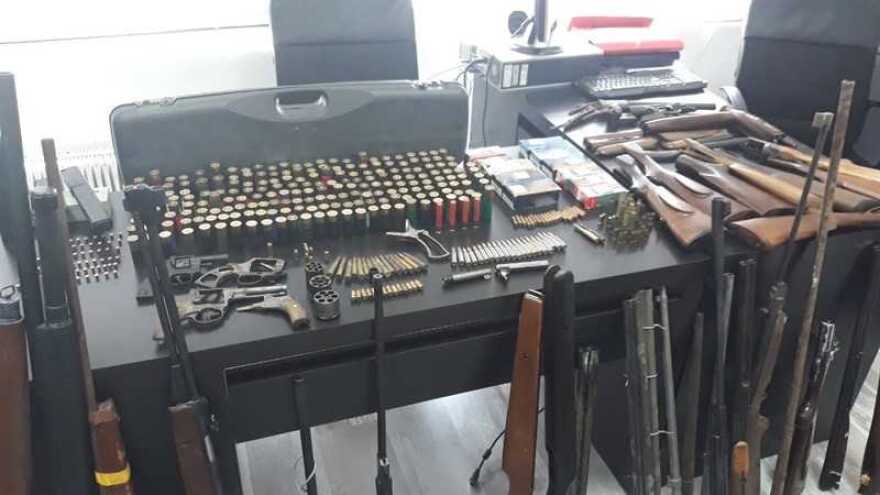 Οπλοστάσιο και αρχαία σε σπίτι στα Ιωάννινα