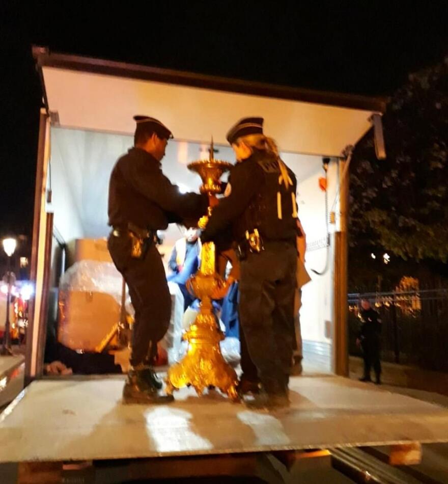 Καταστροφή στην Παναγία των Παρισίων: Φωτογραφίες από το εσωτερικό του ναού