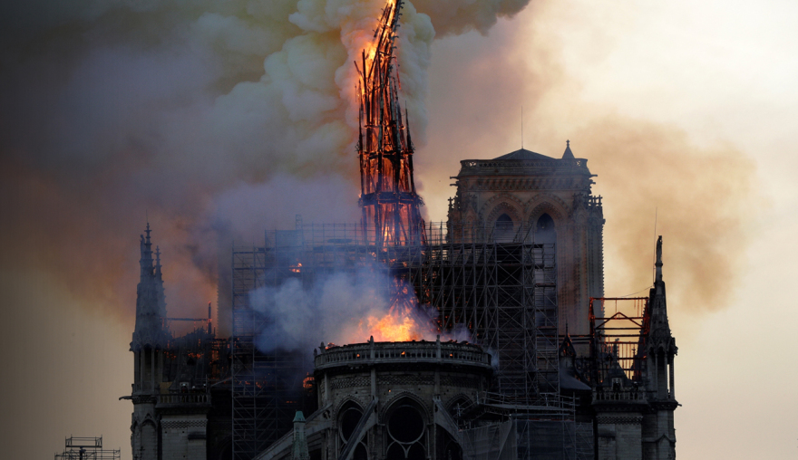Παναγία των Παρισίων: Ναΐτες, αλχημιστές και άλλα δαιμόνια
