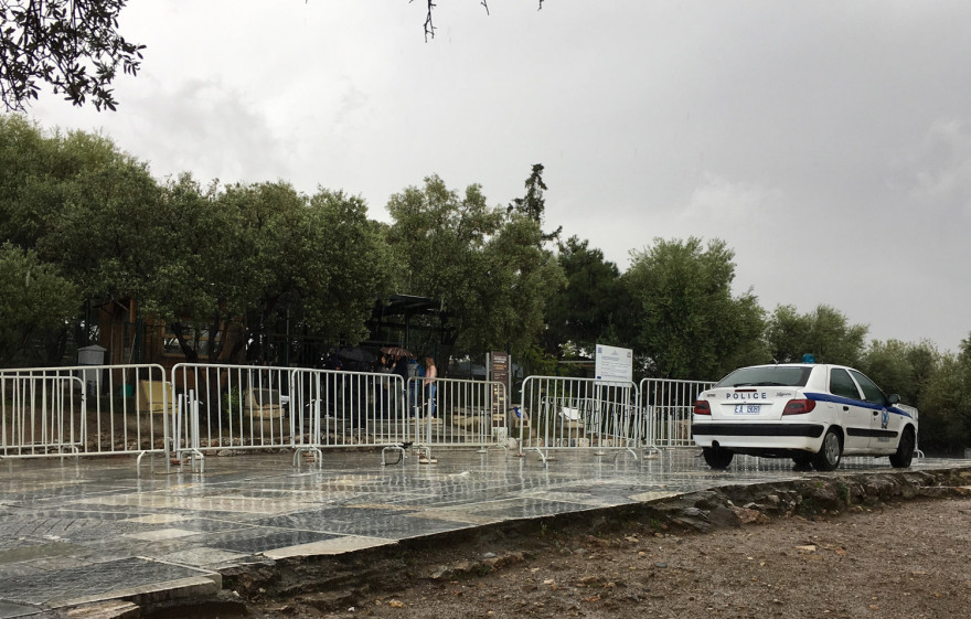 Κεραυνός στην Ακρόπολη - Τέσσερις τραυματίες 