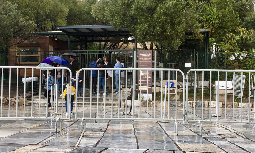 Κεραυνός στην Ακρόπολη - Τέσσερις τραυματίες 