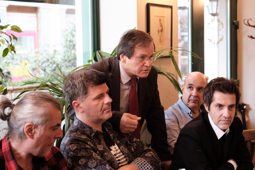 Λύθηκε η παρεξήγηση μεταξύ δημιουργών και Μητσοτάκη για το σποτ της ΝΔ