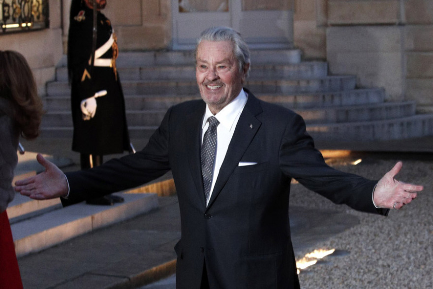 Οι Κάννες τιμούν τον Αλέν Ντελόν με Χρυσό Φοίνικα