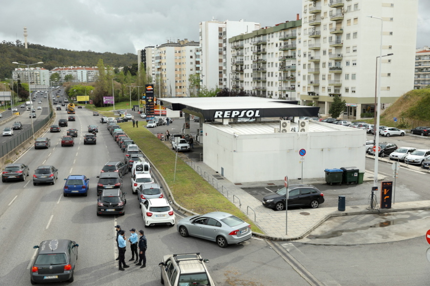 Πορτογαλία: Εληξε η απεργία των οδηγών βυτιοφόρων 