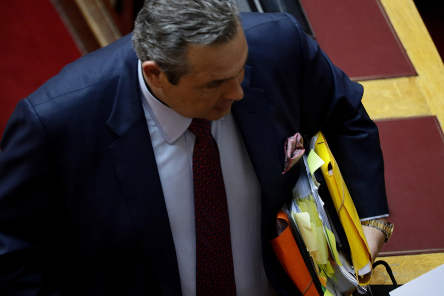 Καμμένος μαινόμενος: Φέρτε τον φρούραρχο να με κατεβάσει! 