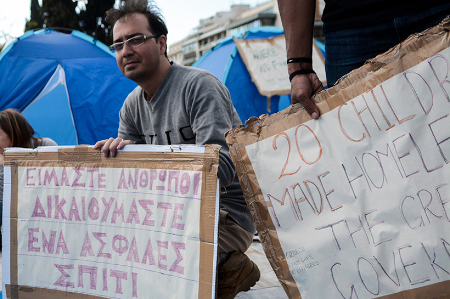  Οι μετανάστες παραμένουν στις σκηνές τους στο Σύνταγμα - Αρνούνται να μεταφερθούν σε δομές
