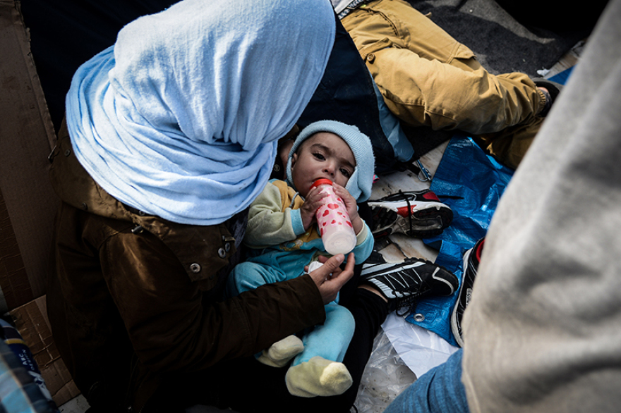  Οι μετανάστες παραμένουν στις σκηνές τους στο Σύνταγμα - Αρνούνται να μεταφερθούν σε δομές