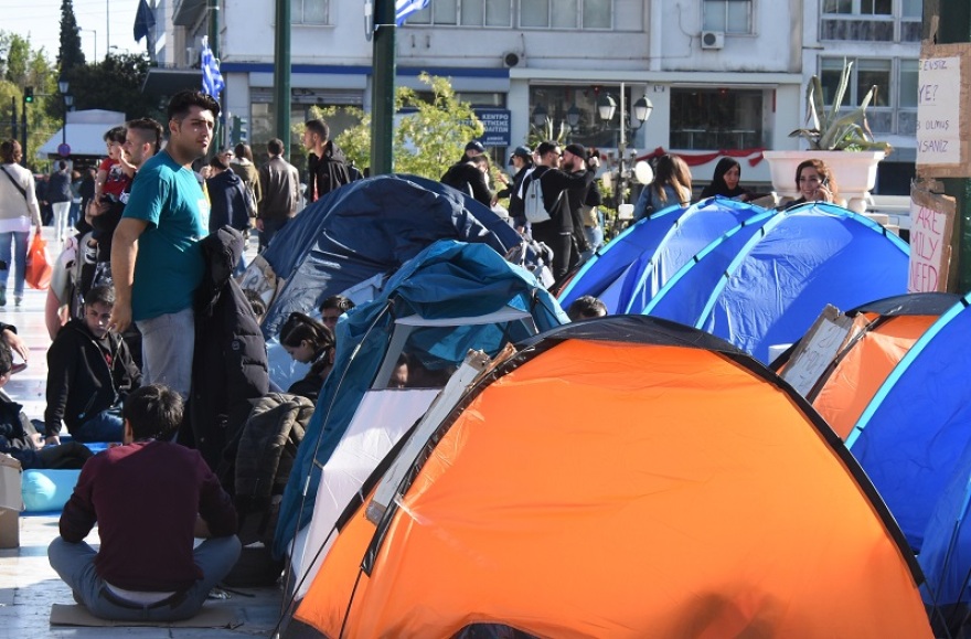  Οι μετανάστες παραμένουν στις σκηνές τους στο Σύνταγμα - Αρνούνται να μεταφερθούν σε δομές