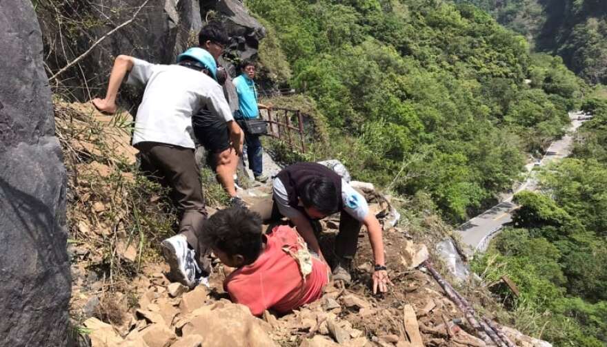 Σεισμός στην Ταϊβάν: Βίντεο που «κόβουν» την ανάσα - «Σκίστηκε» στα δύο ουρανοξύστης από τα 6,1 Ρίχτερ