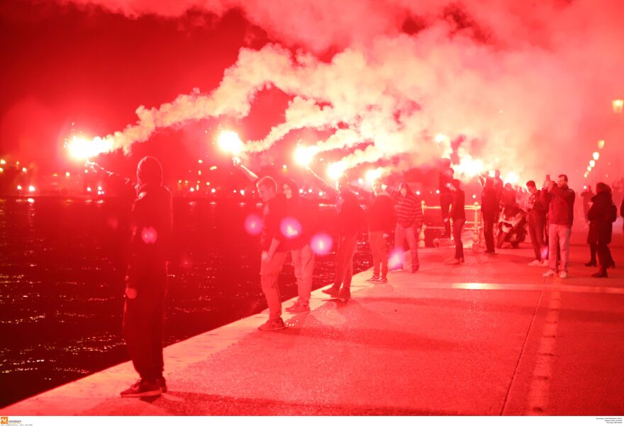 Βίντεο: Φωτιά στη Θεσσαλονίκη για το πρωτάθλημα του ΠΑΟΚ! 