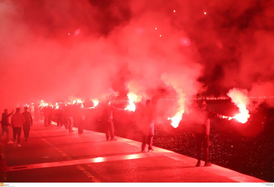 Βίντεο: Φωτιά στη Θεσσαλονίκη για το πρωτάθλημα του ΠΑΟΚ! 